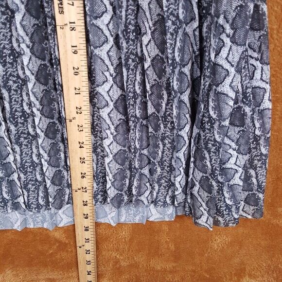 RACHEL ROY Womens Skirt Plus 2X Gray Midi Snakeskin Python Chiffon Pleated - Picture 7 of 8